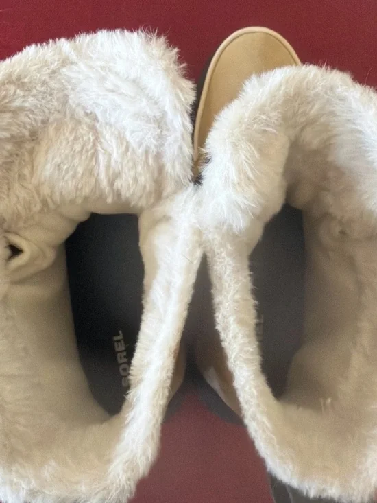 Sorel Beige Tan Winter Rain Boots with Black Soles - Picture 4 of 6